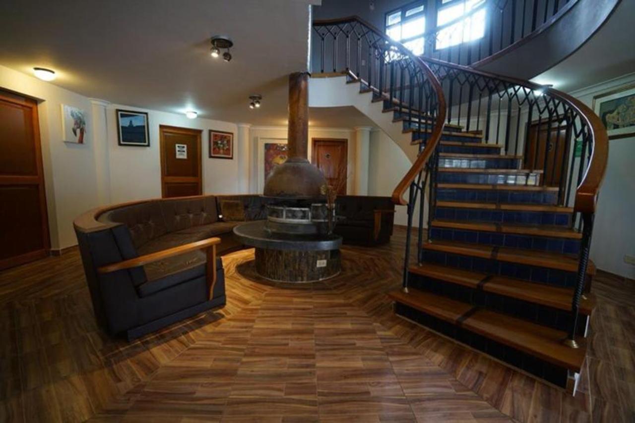 Happy Buddha Hostel & Lodge Guatapé Dış mekan fotoğraf