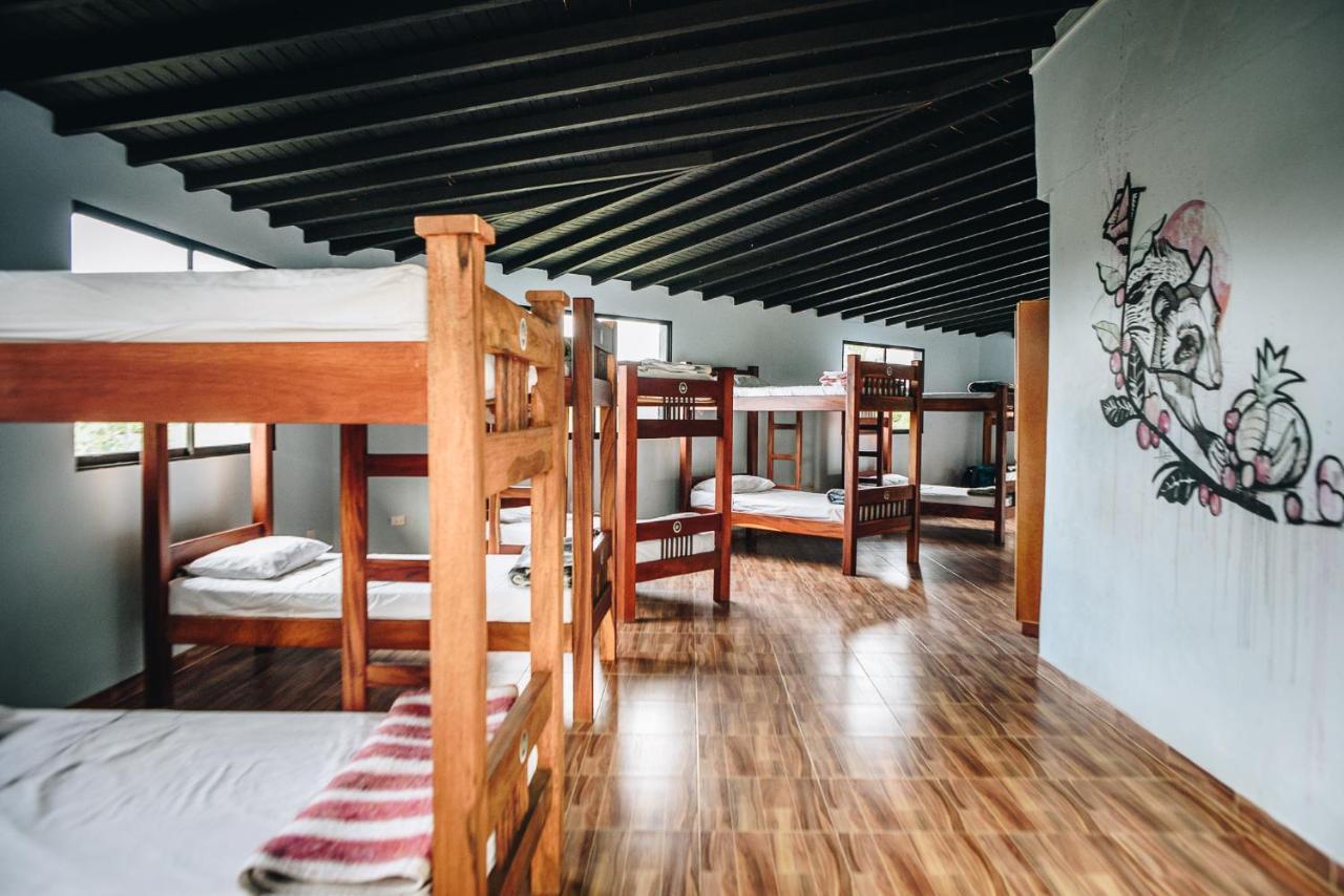 Happy Buddha Hostel & Lodge Guatapé Dış mekan fotoğraf