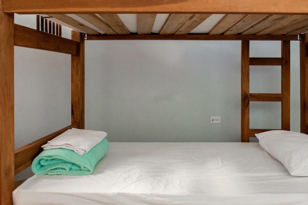 Happy Buddha Hostel & Lodge Guatapé Dış mekan fotoğraf